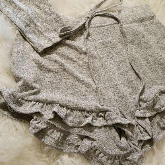 Nwot. Gray Ruffle PJ's - Picture 4 of 6